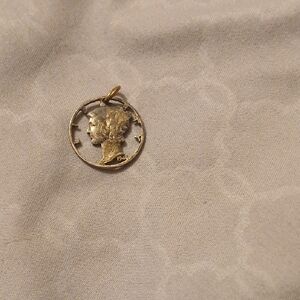 Elegant Silver Coin Pendant Necklace